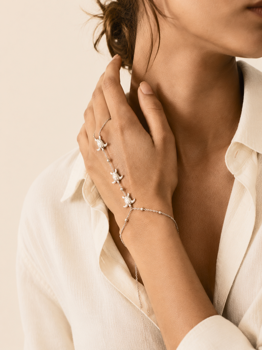 Caretta – Turtle Hand Chain